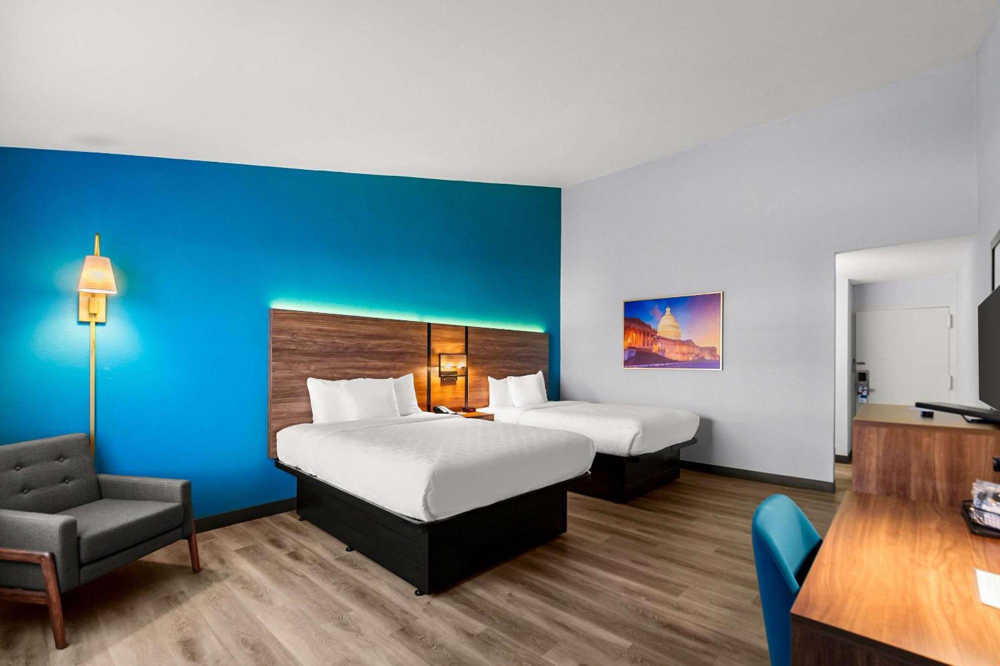 Clarion Inn Falls Church-Arlington Экстерьер фото
