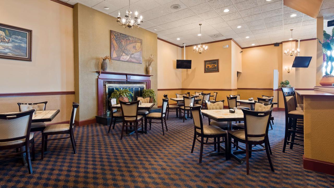 Clarion Inn Falls Church-Arlington Экстерьер фото