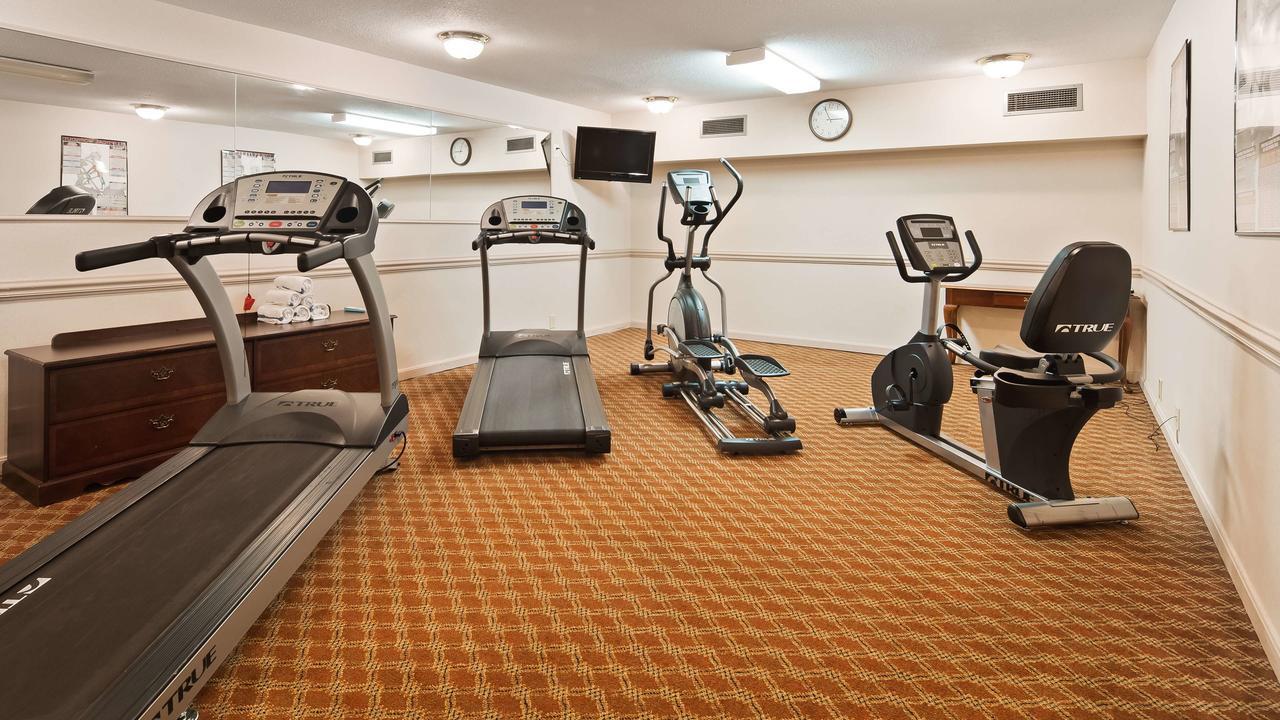 Clarion Inn Falls Church-Arlington Экстерьер фото